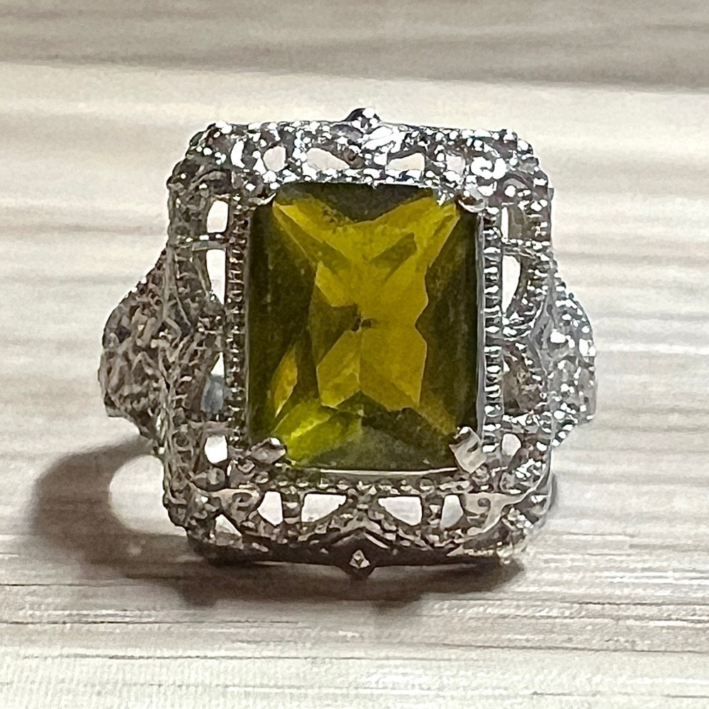 Vintage Art Deco Sterling Silver Olive Green Peridot Filigree Ring, Size 6 - Picture 2 of 10
